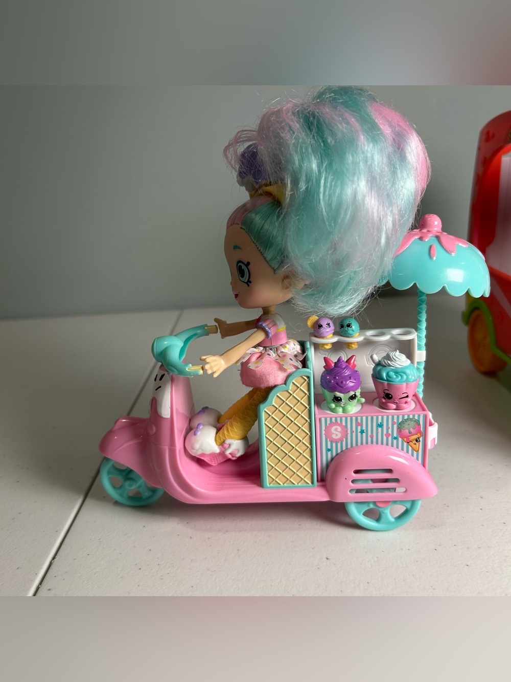 Shopkins Shoppies Mixed Bundle Peppa-Mint Scooter Doll & Smoothie Truck - Picture 11 of 16